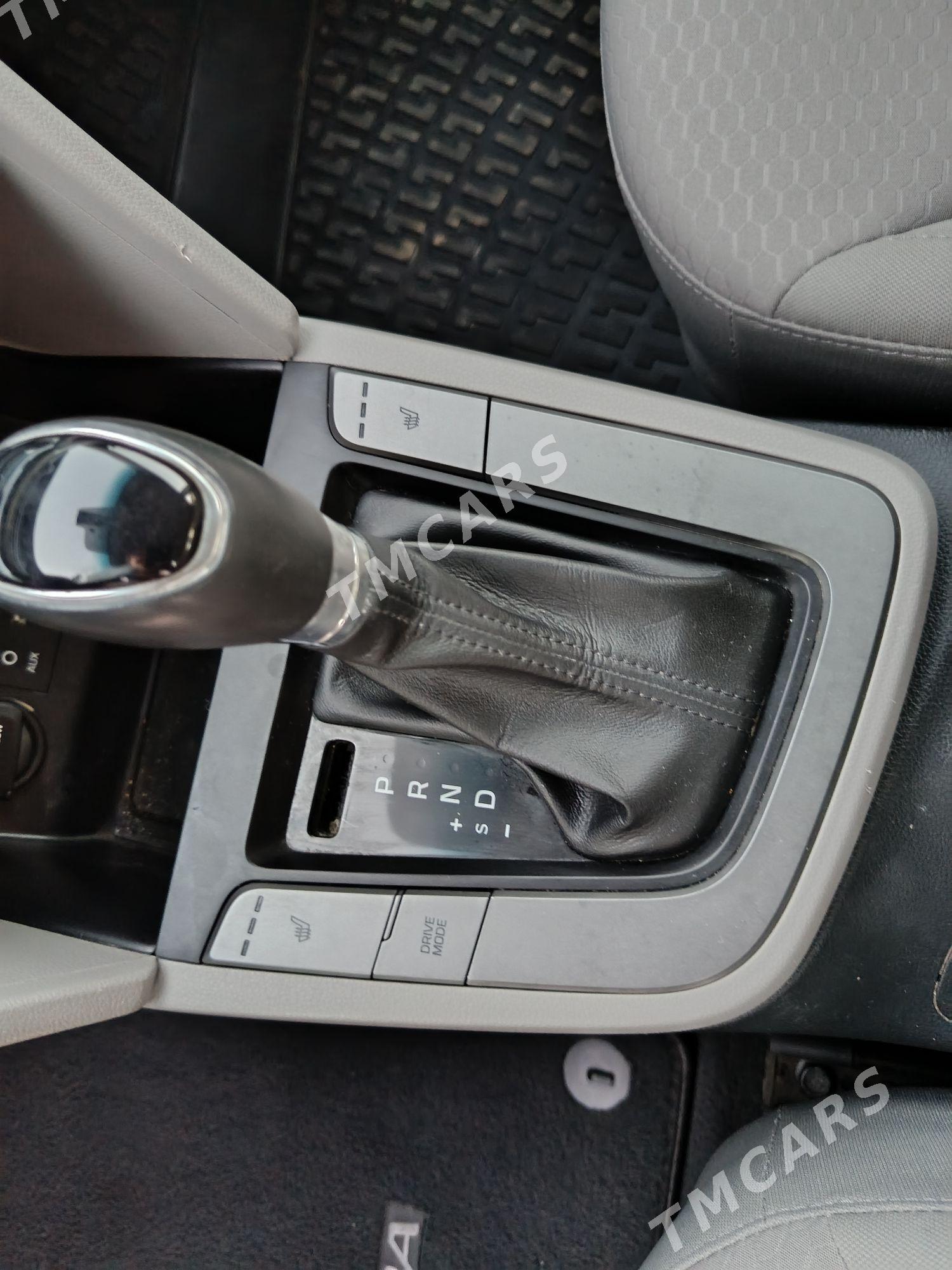 Hyundai Elantra 2019 - 175 000 TMT - Чоганлы - img 3