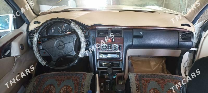 Mercedes-Benz 300CE 1997 - 45 000 TMT - Берекет - img 3