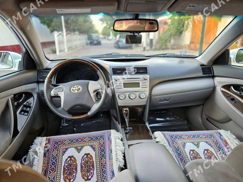 Toyota Camry 2011 - 200 000 TMT - Дашогуз - img 3