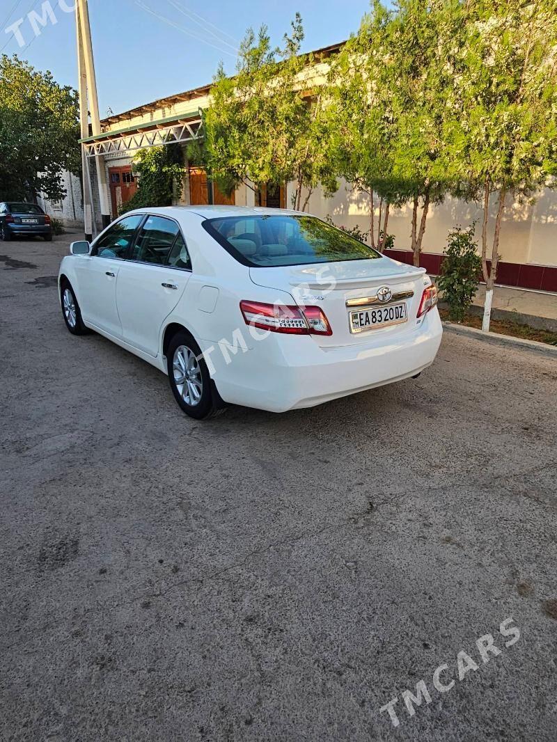 Toyota Camry 2011 - 200 000 TMT - Дашогуз - img 9