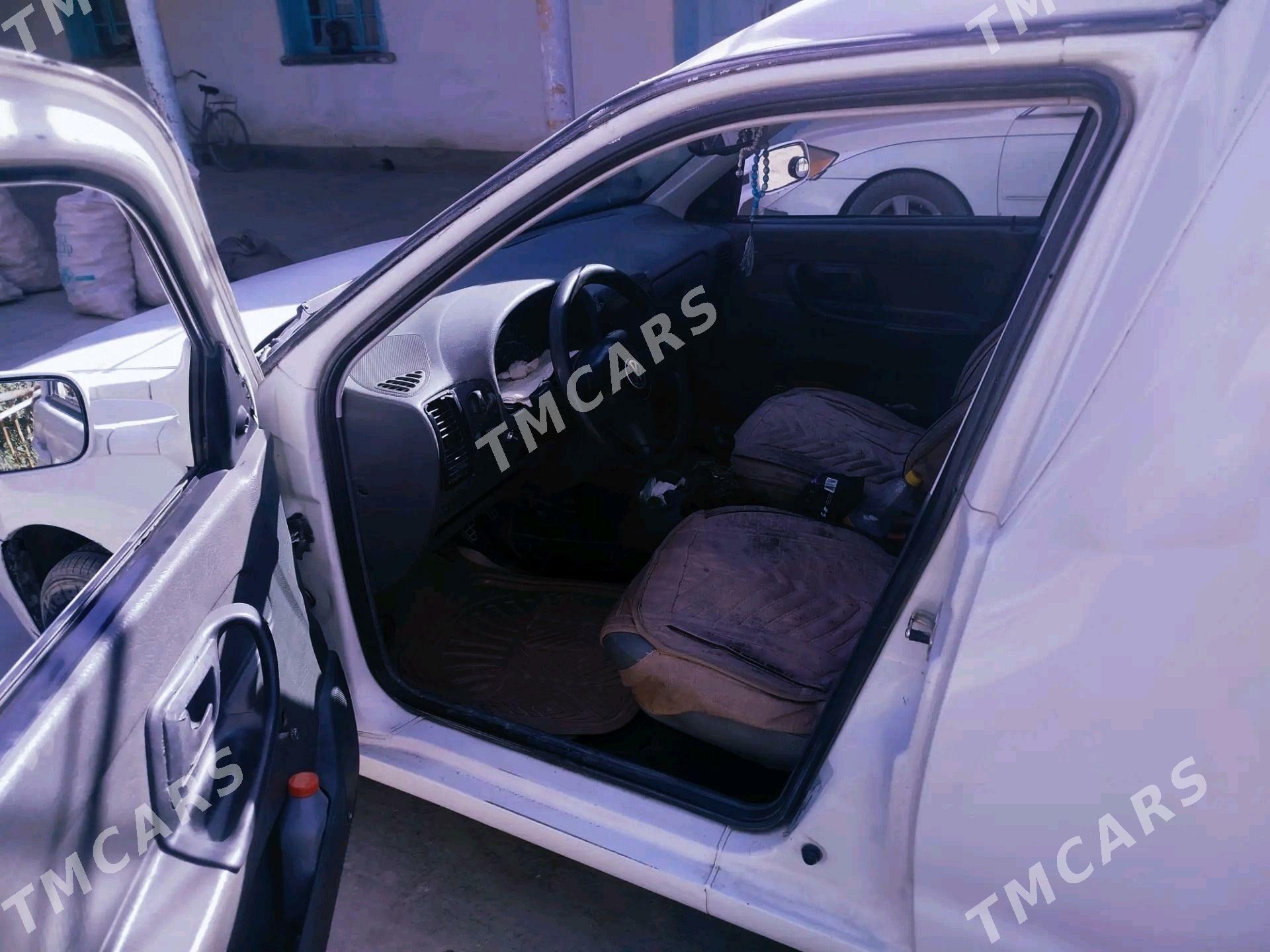 Volkswagen Caddy 2005 - 45 000 TMT - Халач - img 5