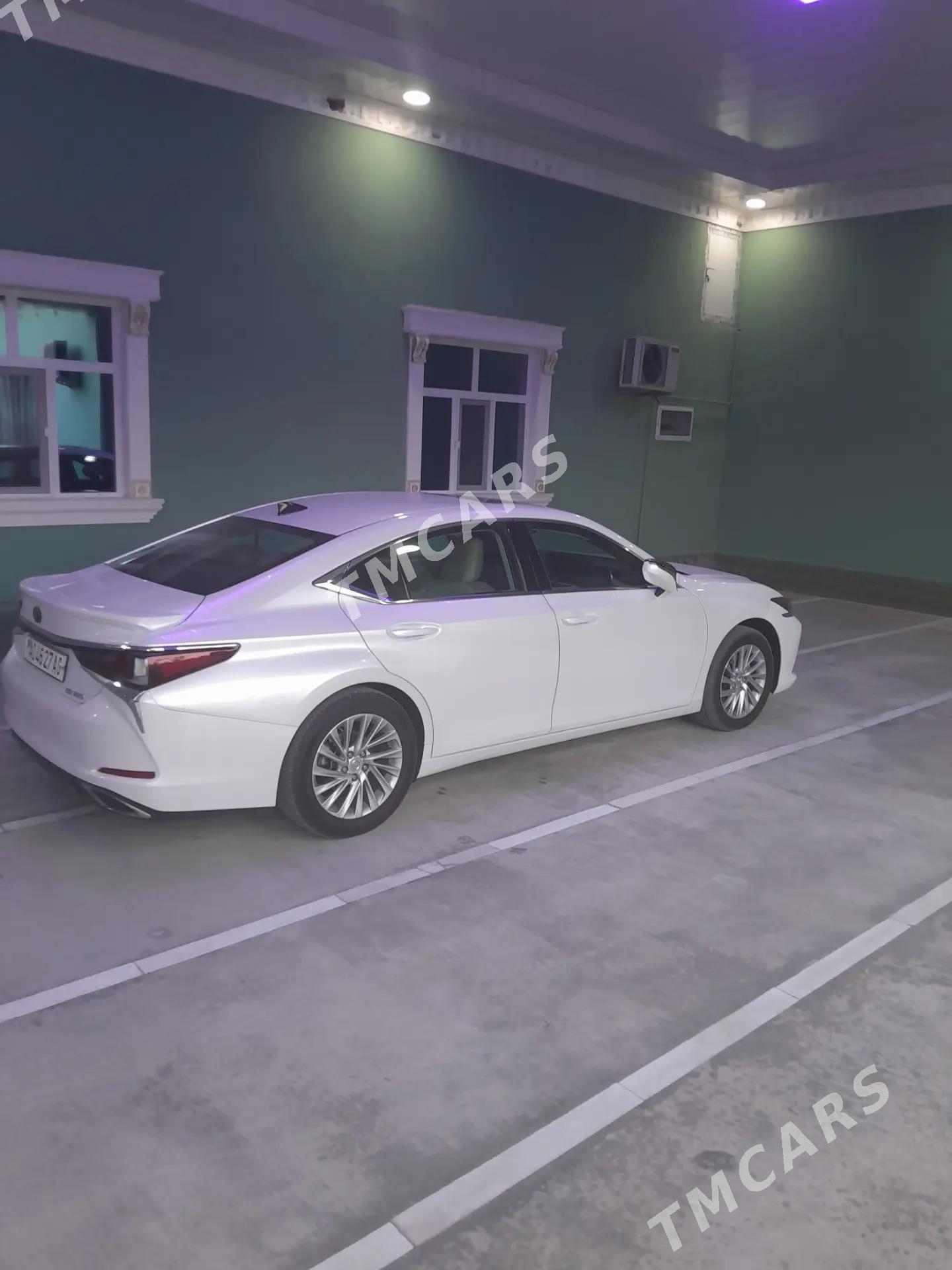 Lexus ES 350 2020 - 485 000 TMT - Херрикгала - img 3