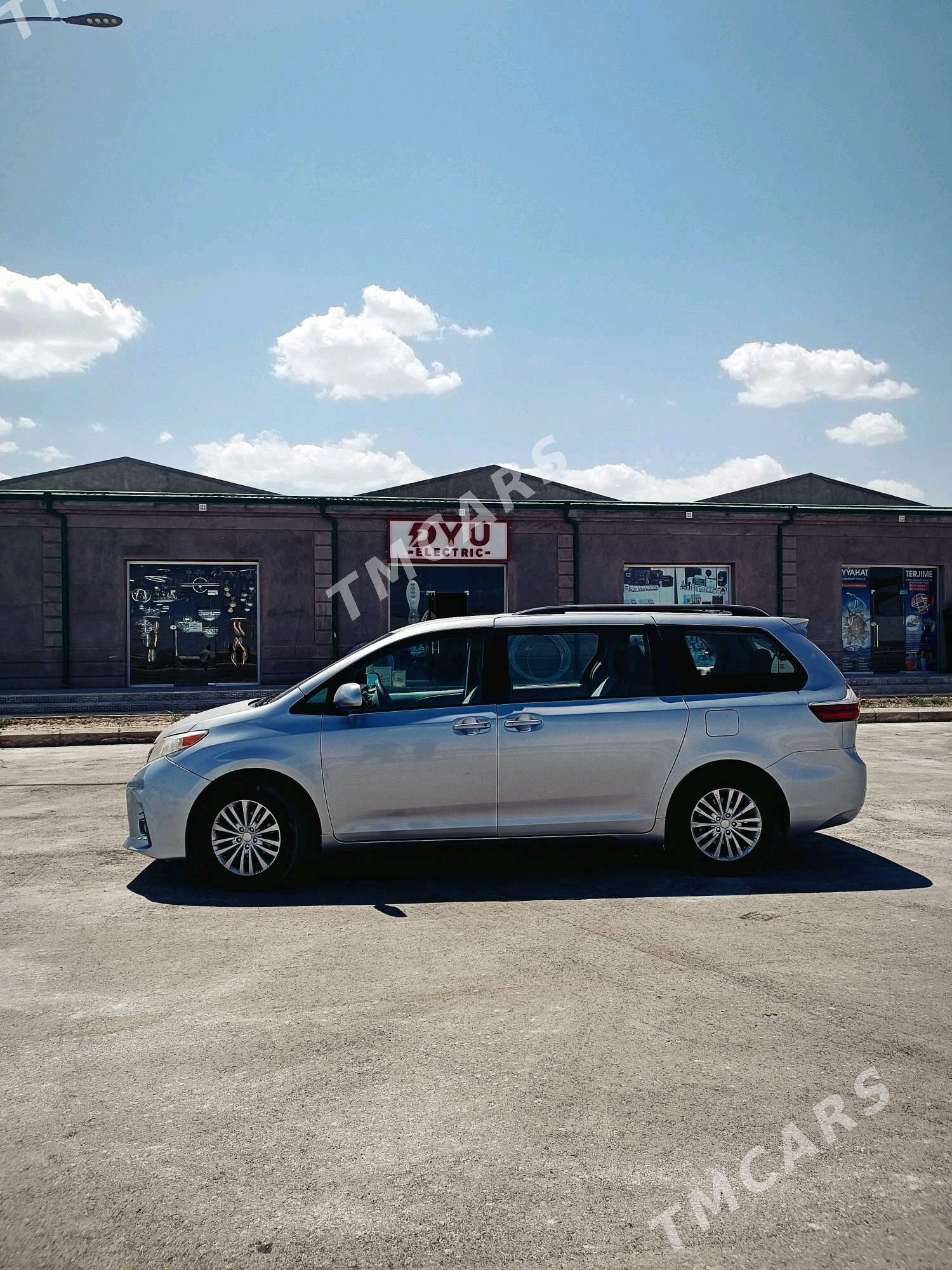 Toyota Sienna 2011 - 280 000 TMT - Şabat etr. - img 2