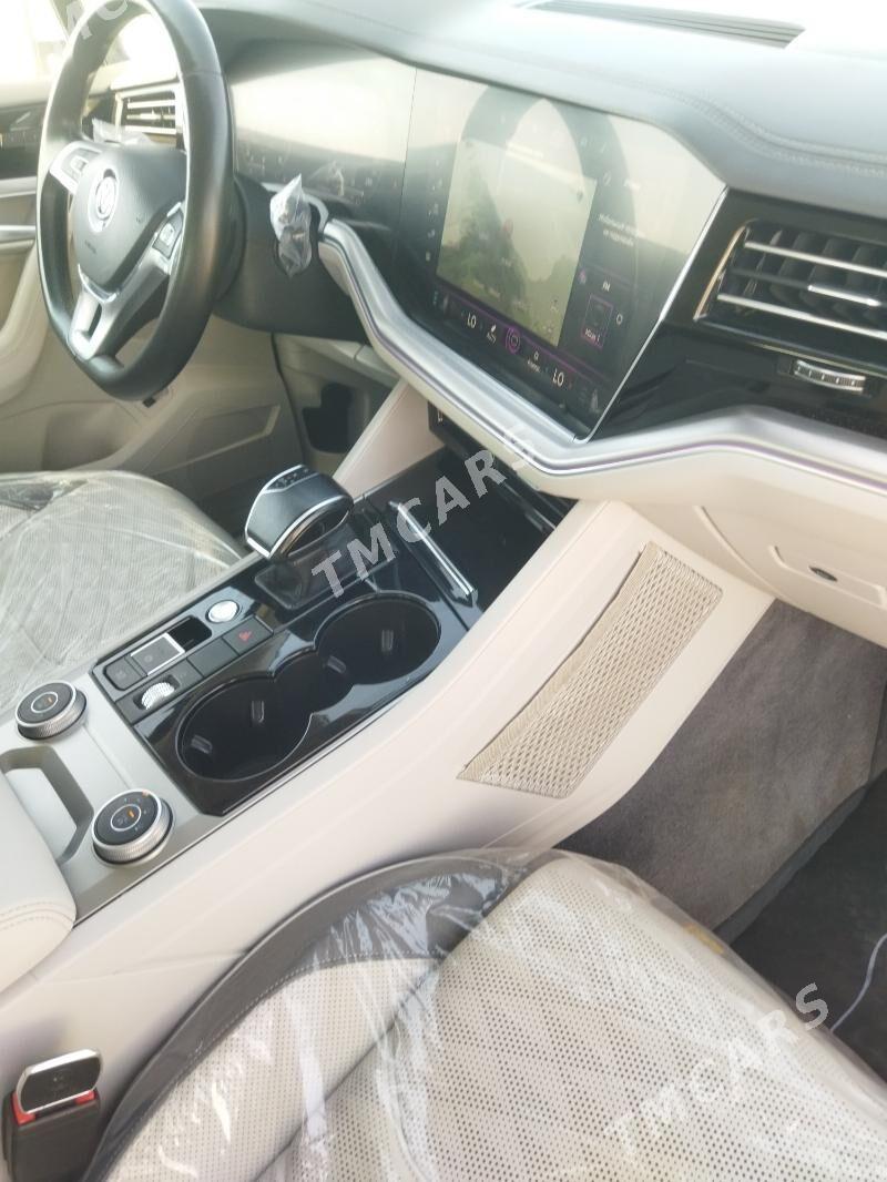 Volkswagen Touareg 2018 - 965 000 TMT - Ашхабад - img 3