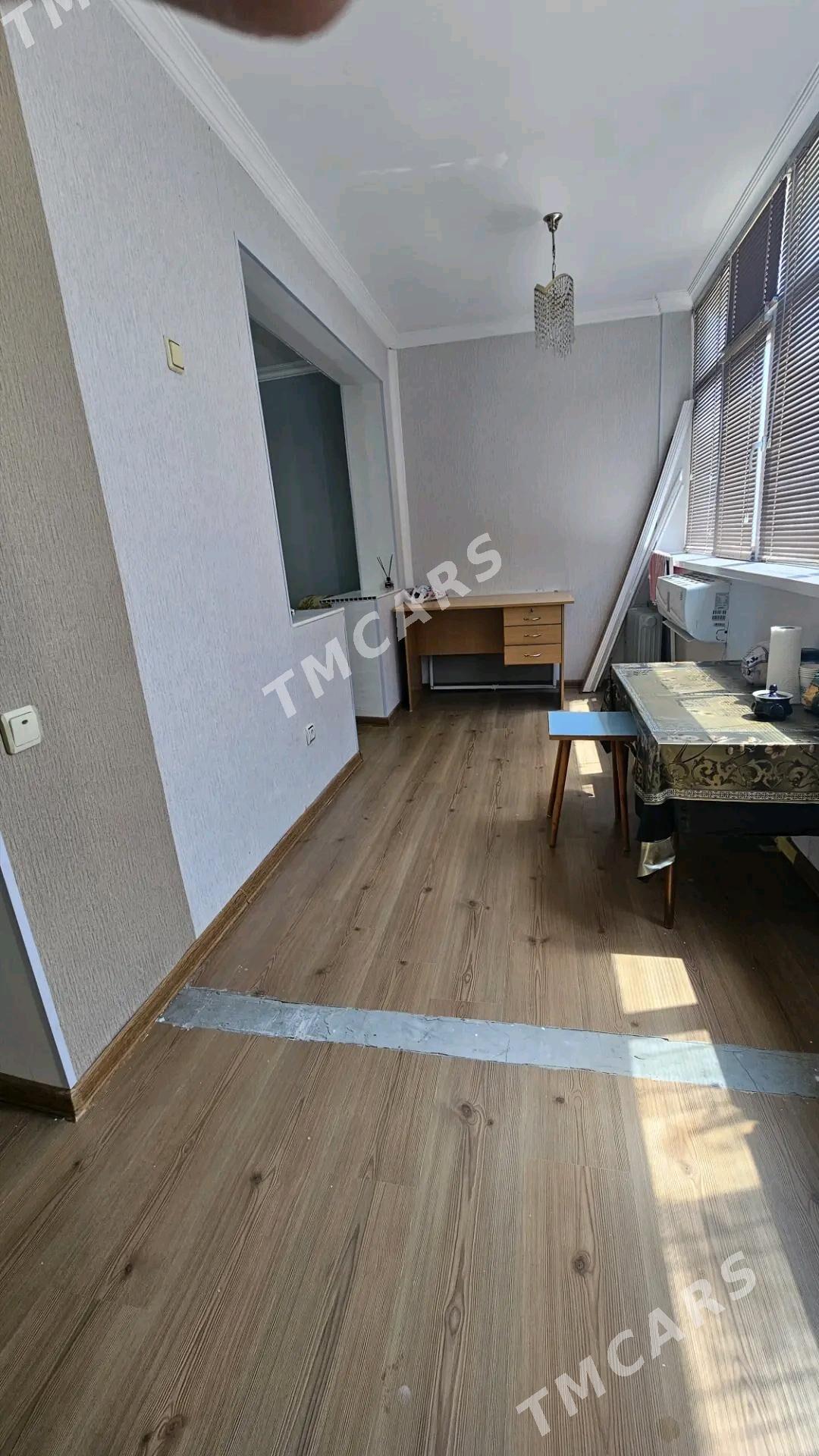 10 mkr 1kom panelka - 10 мкр - img 2
