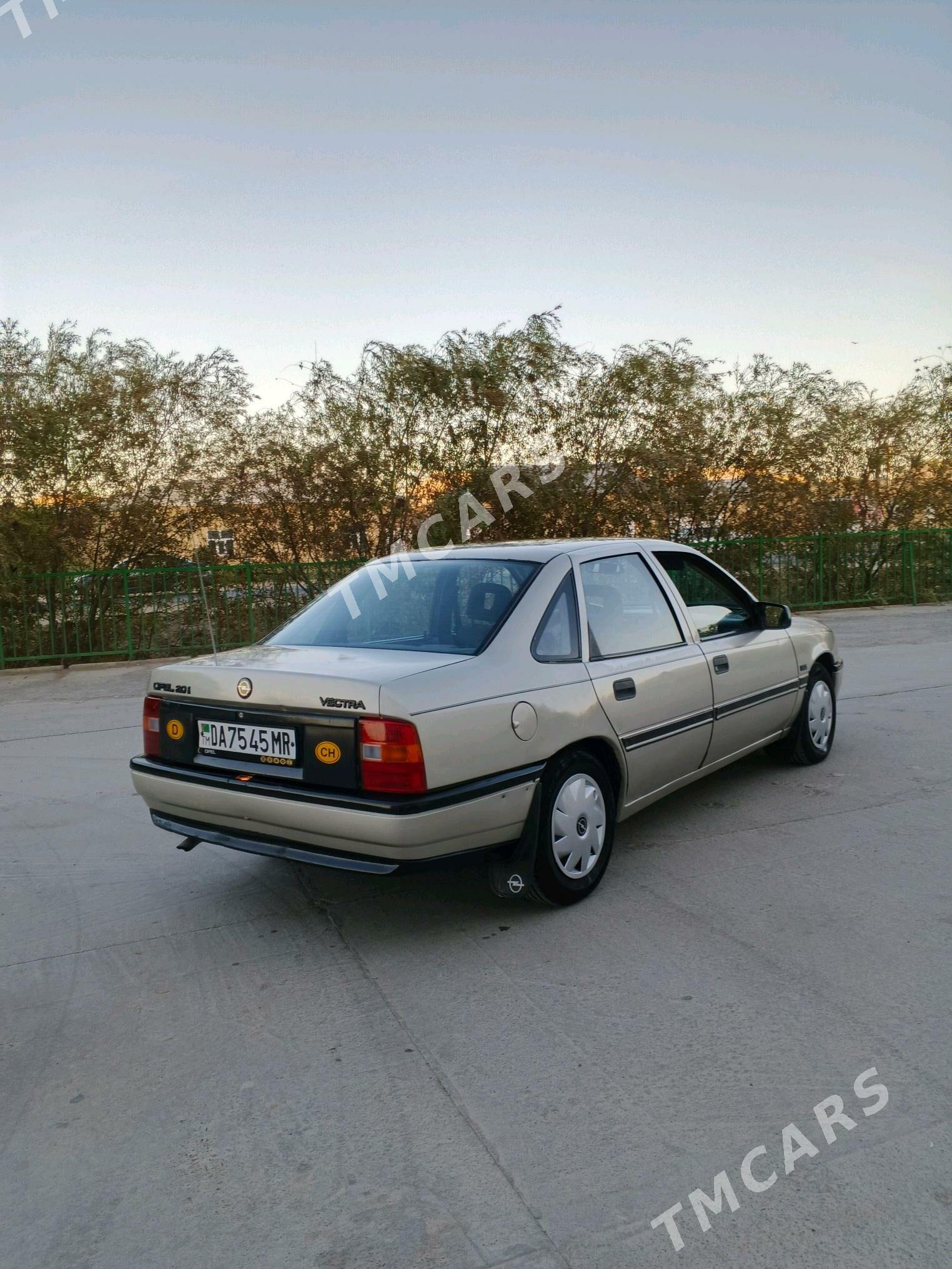 Opel Vectra 1990 - 31 000 TMT - Мары - img 5