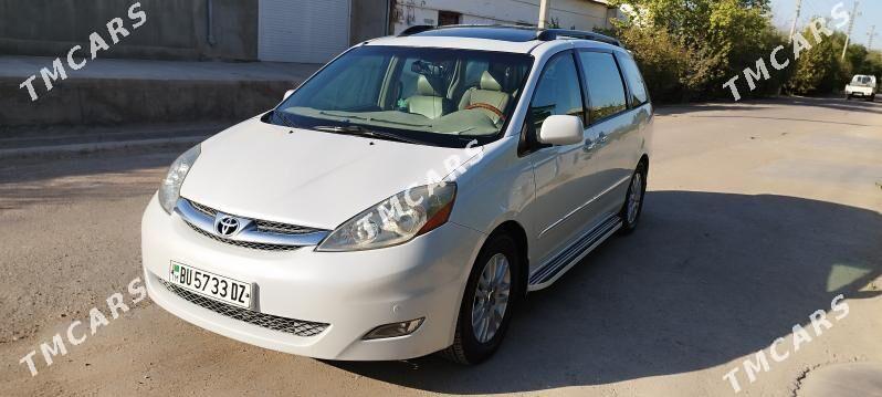 Toyota Sienna 2008 - 275 000 TMT - Дашогуз - img 4