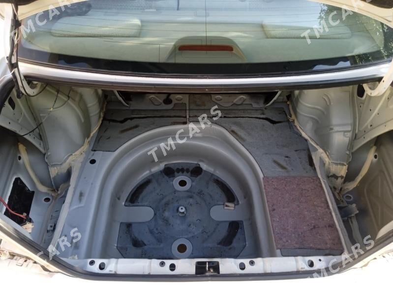 Toyota Camry 2003 - 174 000 TMT - Дашогуз - img 9