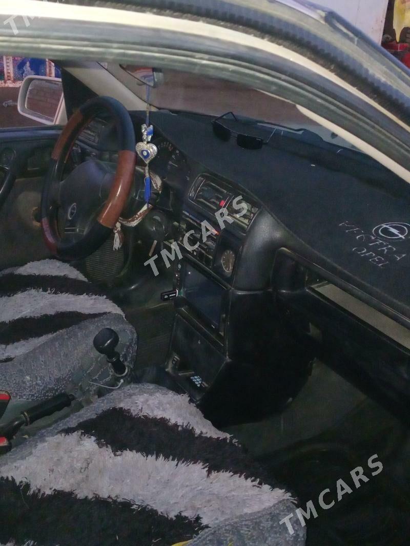 Opel Vectra 1990 - 35 000 TMT - Сакарчага - img 2