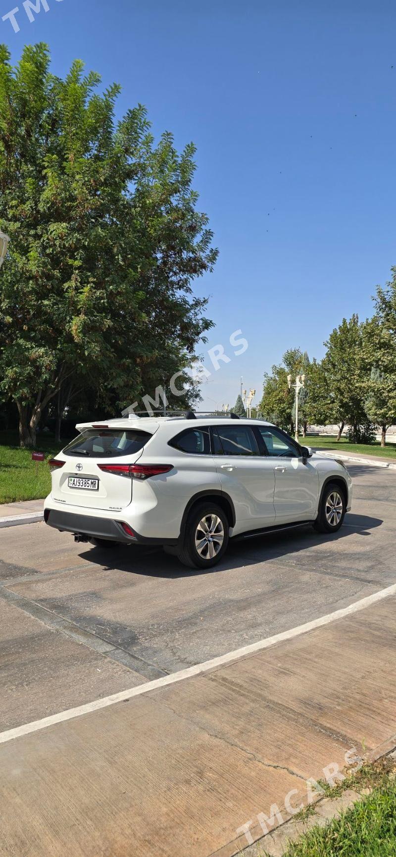 Toyota Highlander 2022 - 540 000 TMT - Мары - img 4