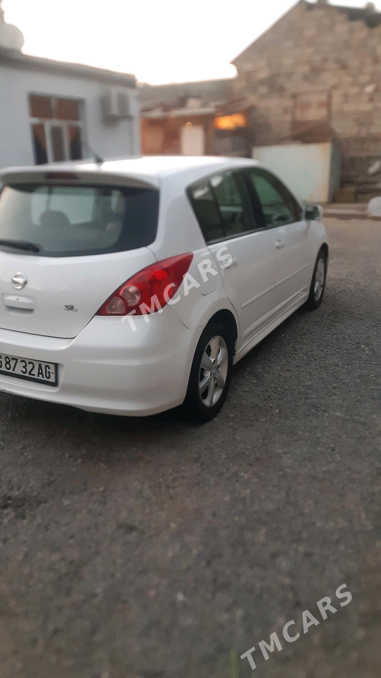 Nissan Versa 2009 - 132 000 TMT - Ашхабад - img 4