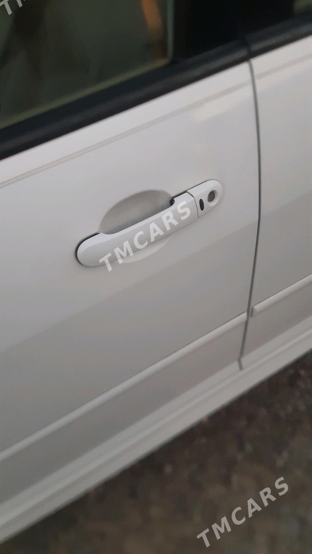Nissan Versa 2009 - 132 000 TMT - Ашхабад - img 5
