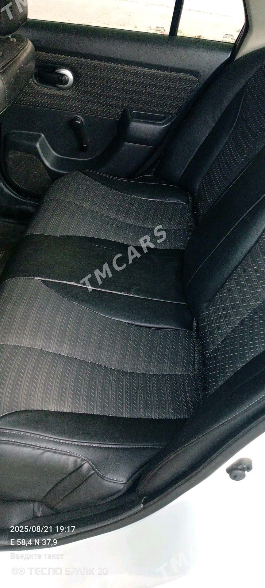Nissan Versa 2010 - 125 000 TMT - 11 мкр - img 5