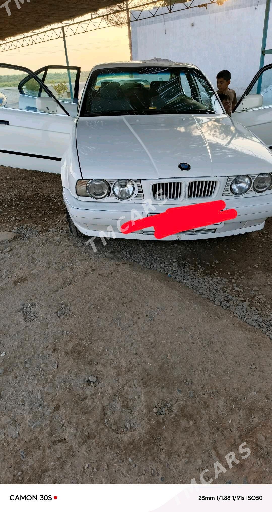 BMW 525 1990 - 52 000 TMT - Sarahs - img 3
