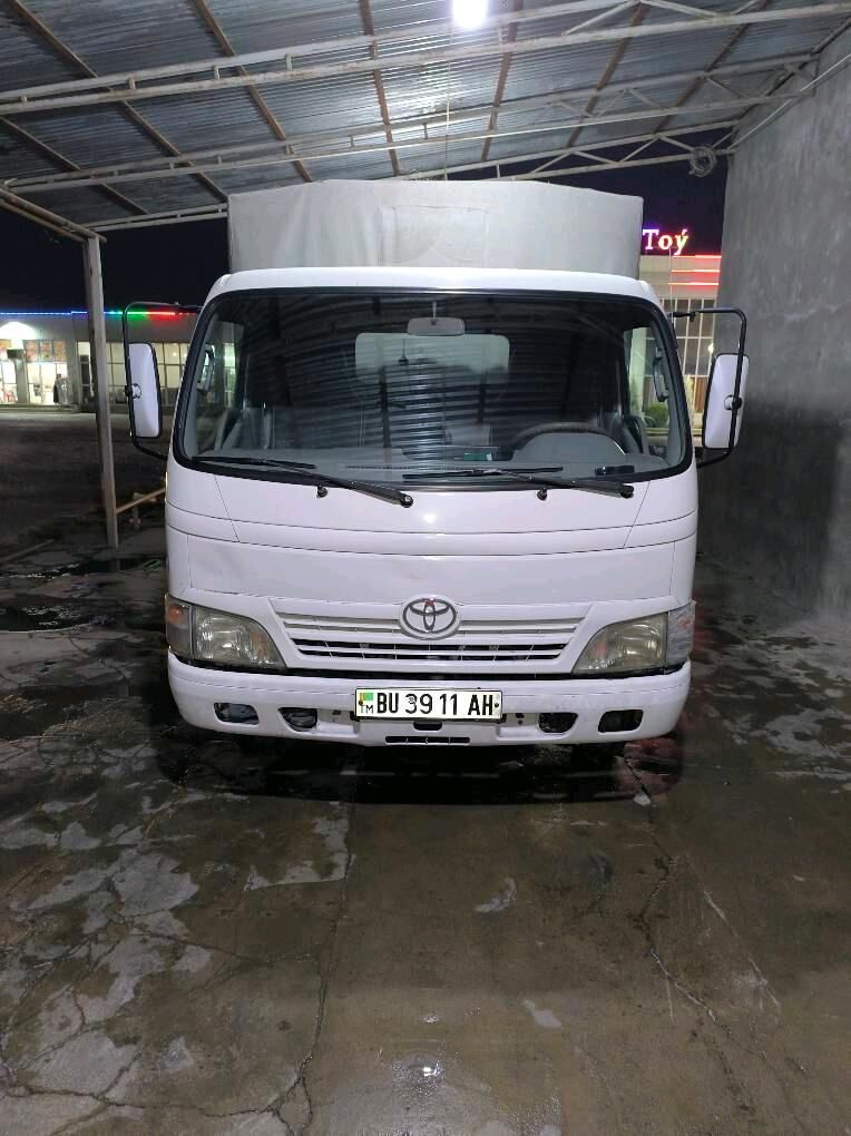 Toyota Hino 2010 - 280 000 TMT - Кака - img 7