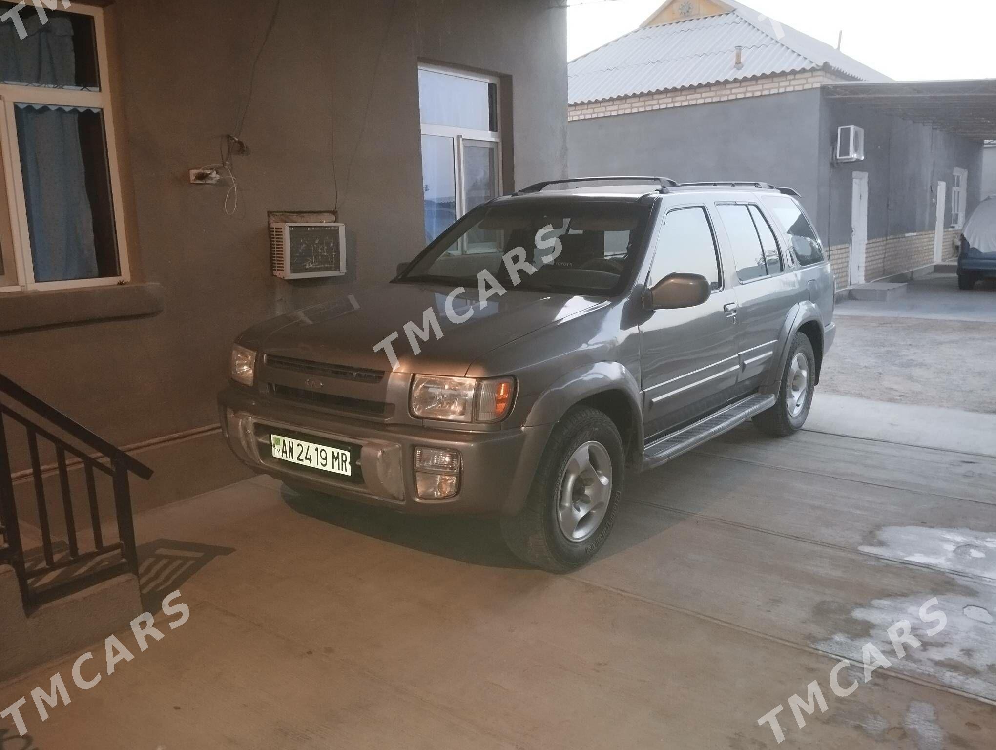 Infiniti QX4 2000 - 100 000 TMT - Ýolöten - img 2