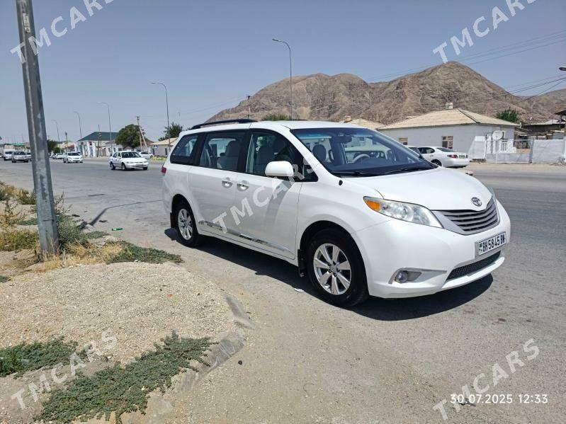 Toyota Sienna 2012 - 290 000 TMT - Balkanabat - img 2