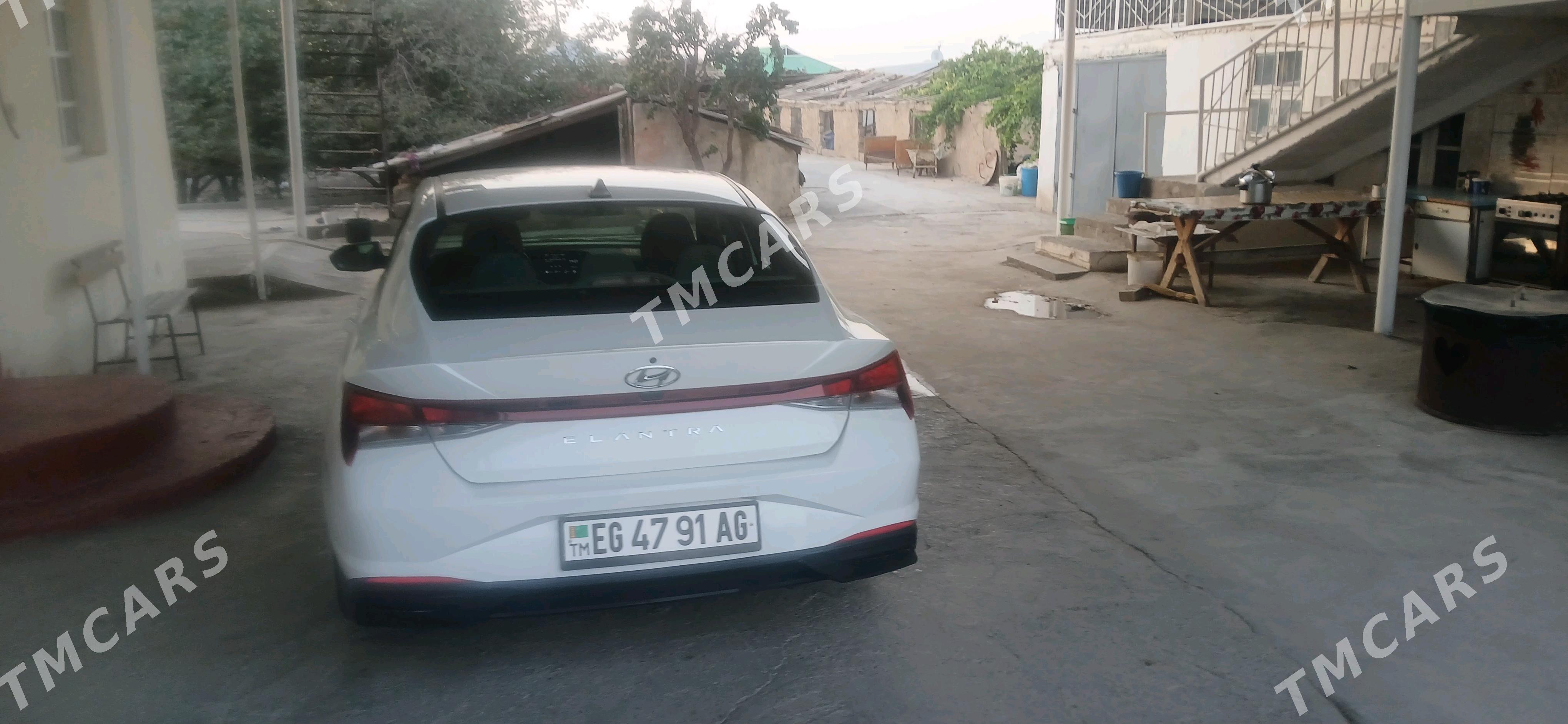 Hyundai Elantra 2022 - 229 000 TMT - Ашхабад - img 3
