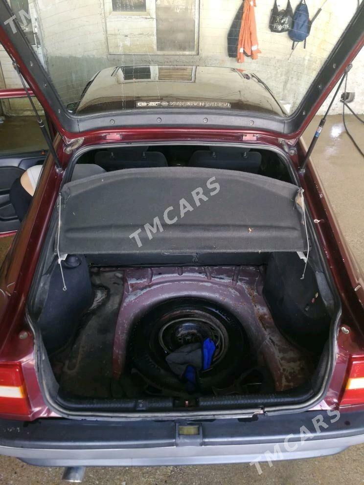 Opel Vectra 1990 - 36 000 TMT - Хазар - img 1
