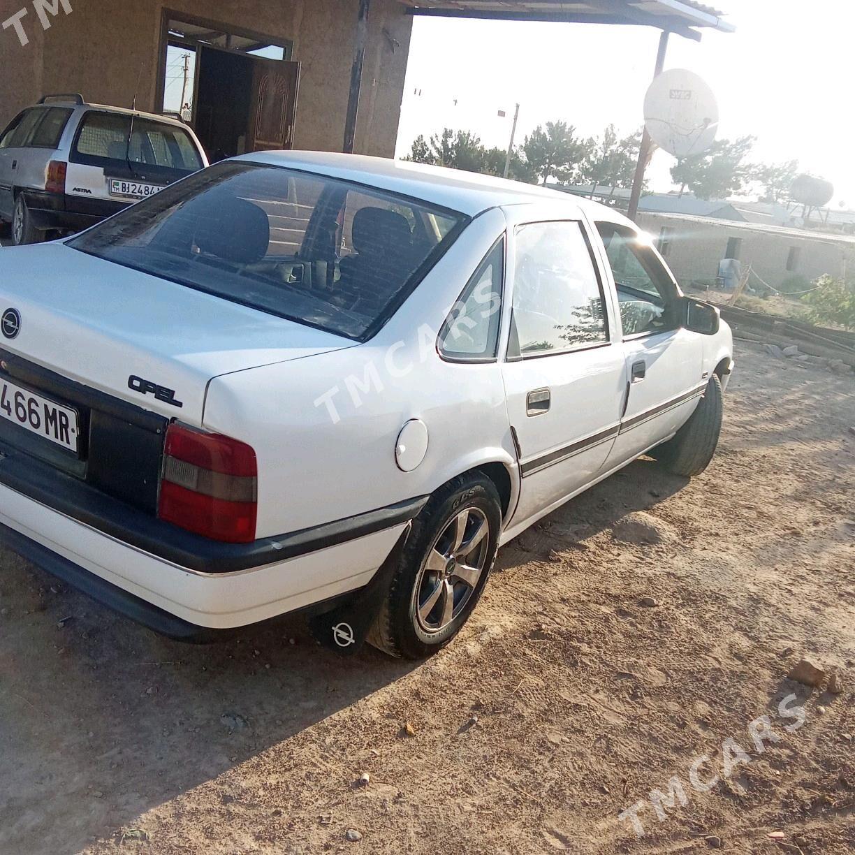 Opel Vectra 1990 - 30 000 TMT - Байрамали - img 4