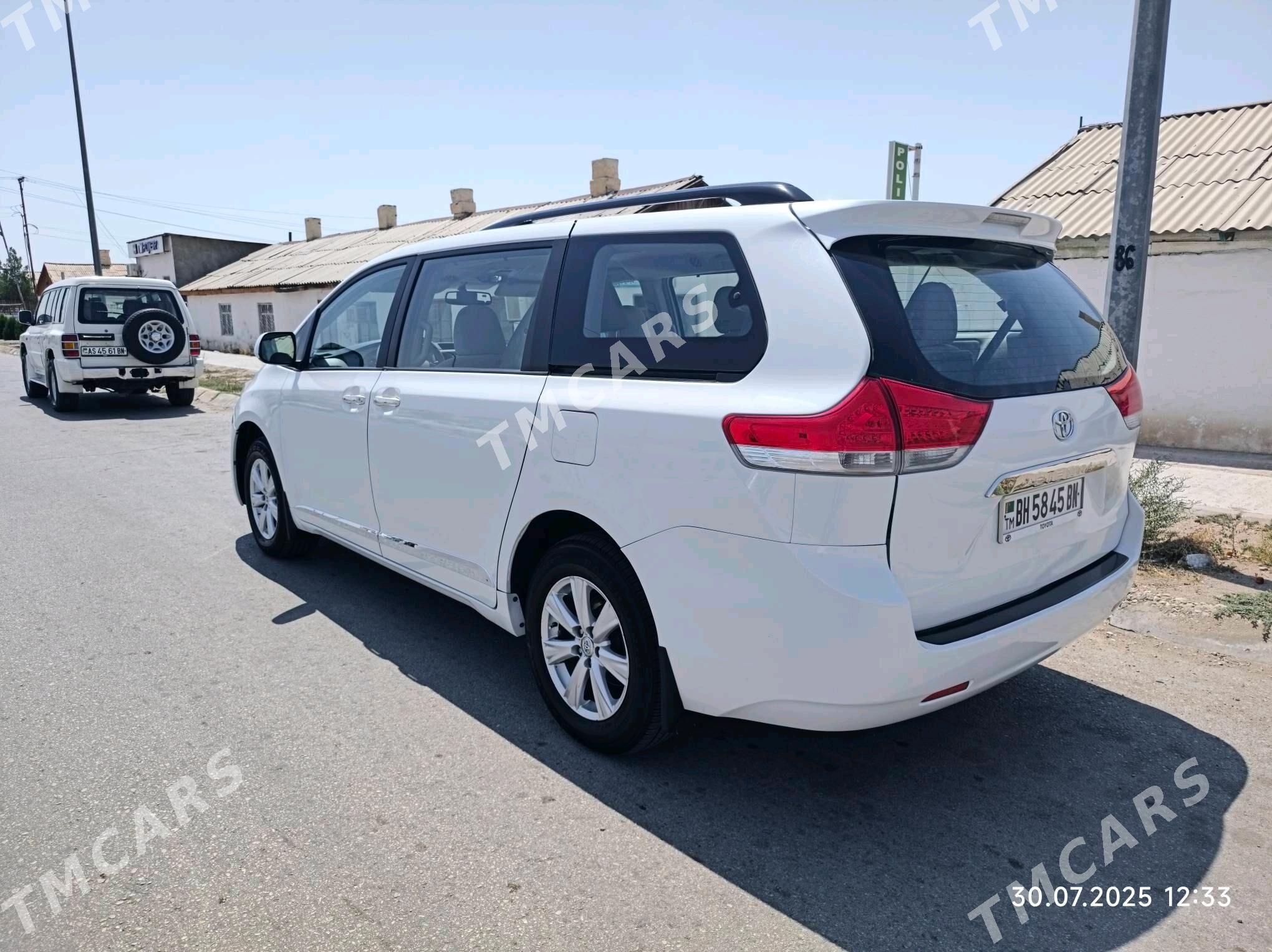 Toyota Sienna 2012 - 290 000 TMT - Balkanabat - img 8