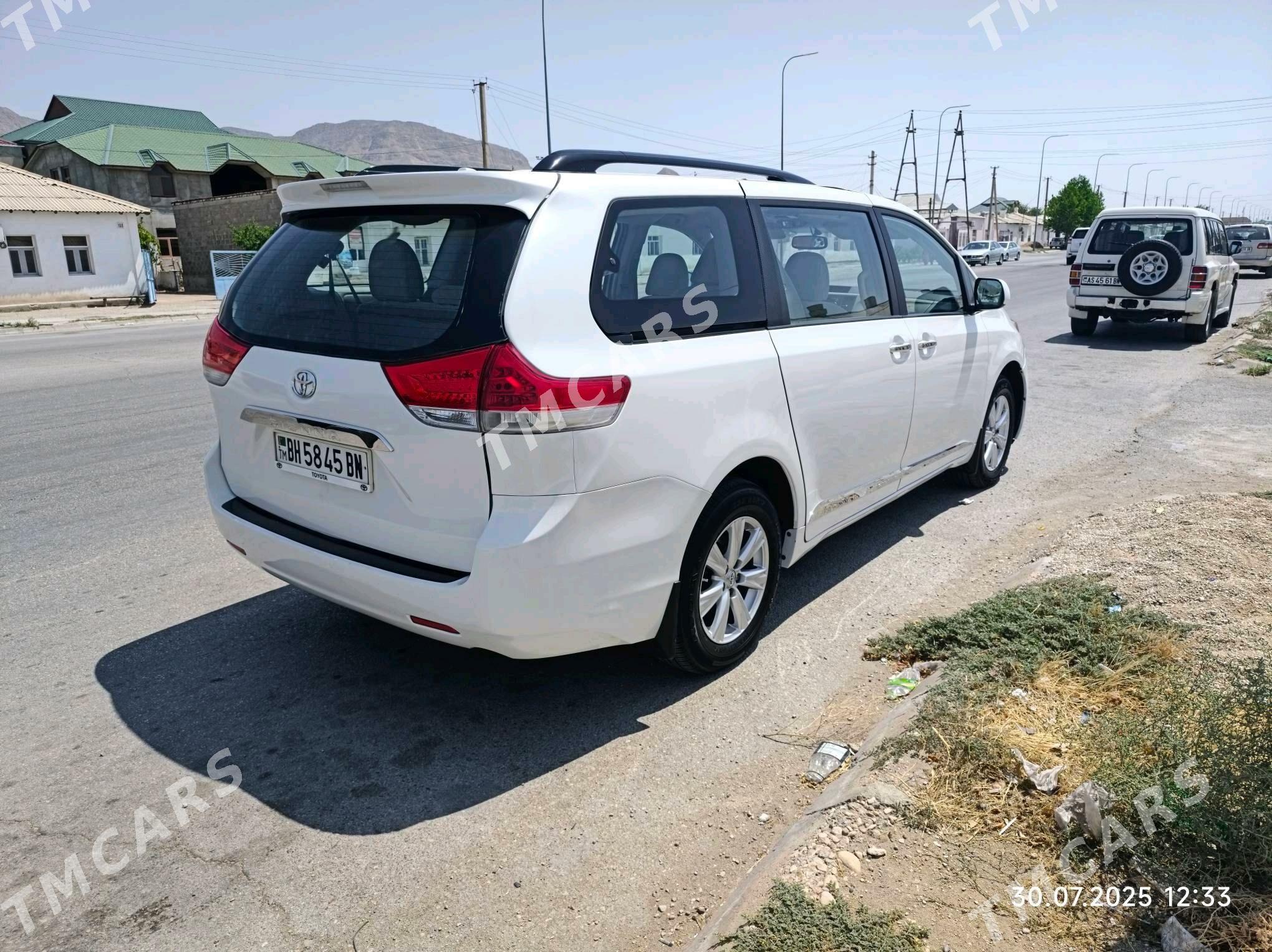 Toyota Sienna 2012 - 290 000 TMT - Balkanabat - img 5
