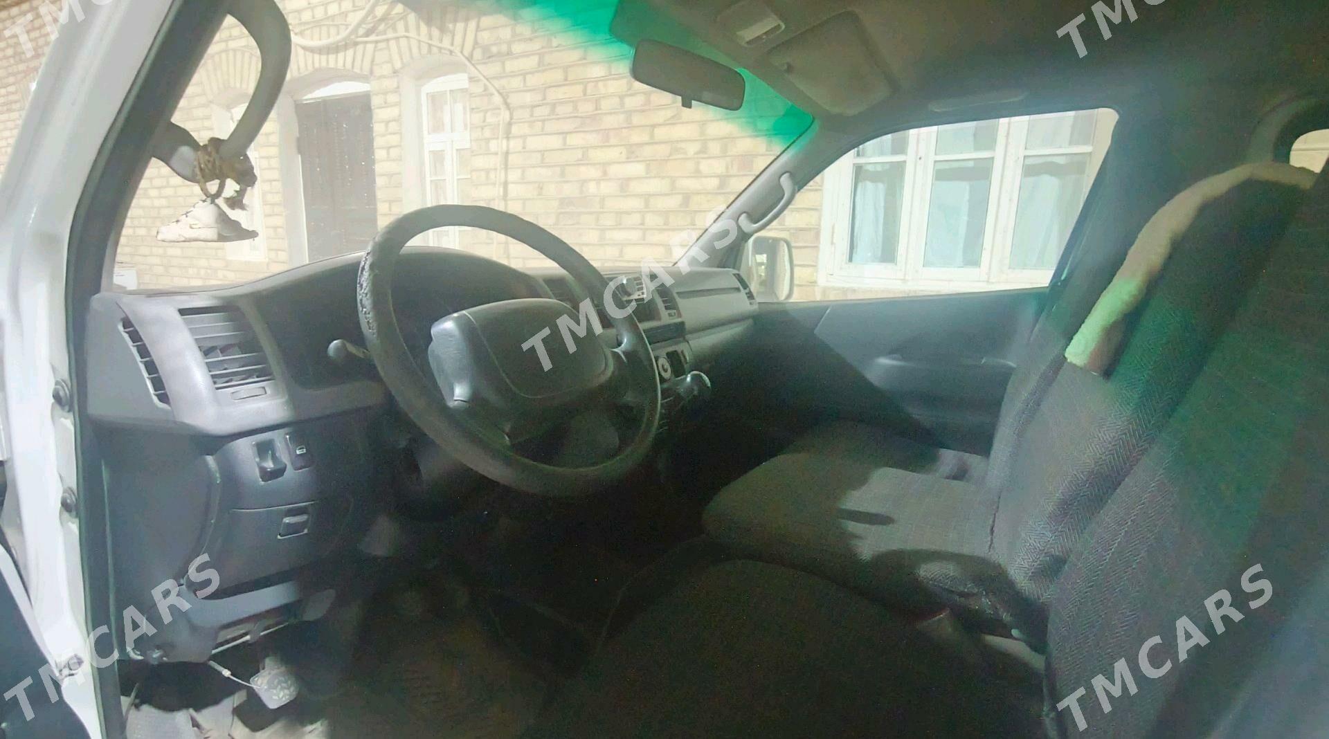 Toyota Hiace 2006 - 200 000 TMT - Mary - img 10