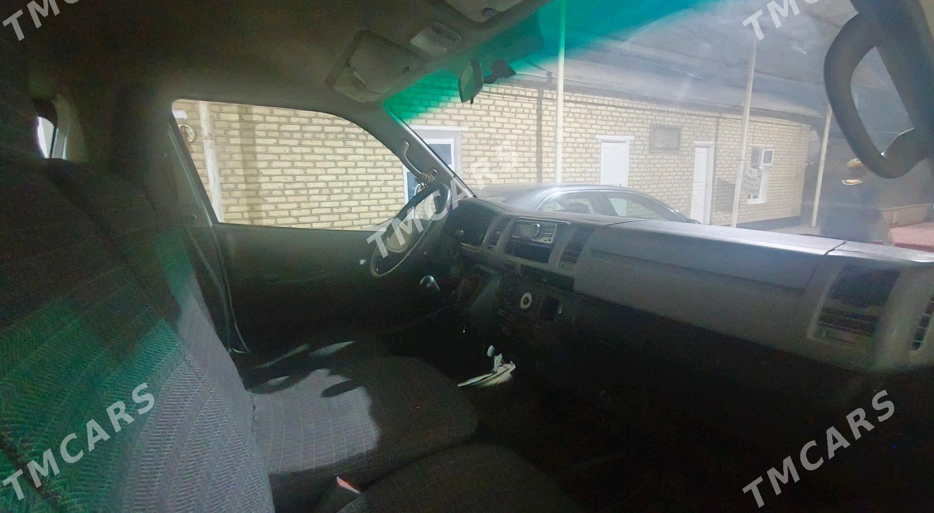 Toyota Hiace 2006 - 200 000 TMT - Mary - img 9