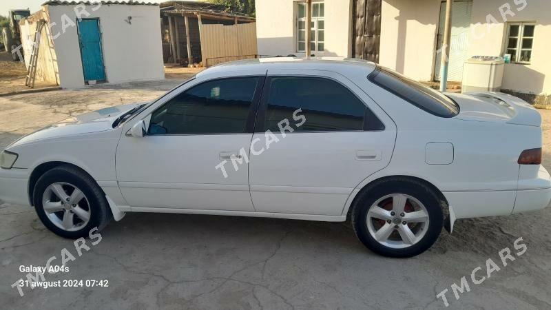 Toyota Camry 2000 - 120 000 TMT - Теджен - img 3