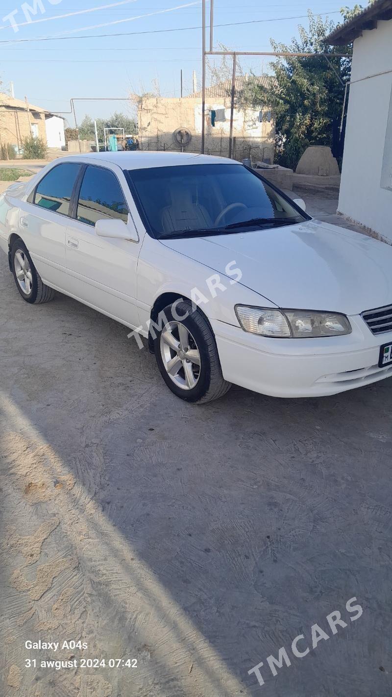 Toyota Camry 2000 - 120 000 TMT - Теджен - img 2