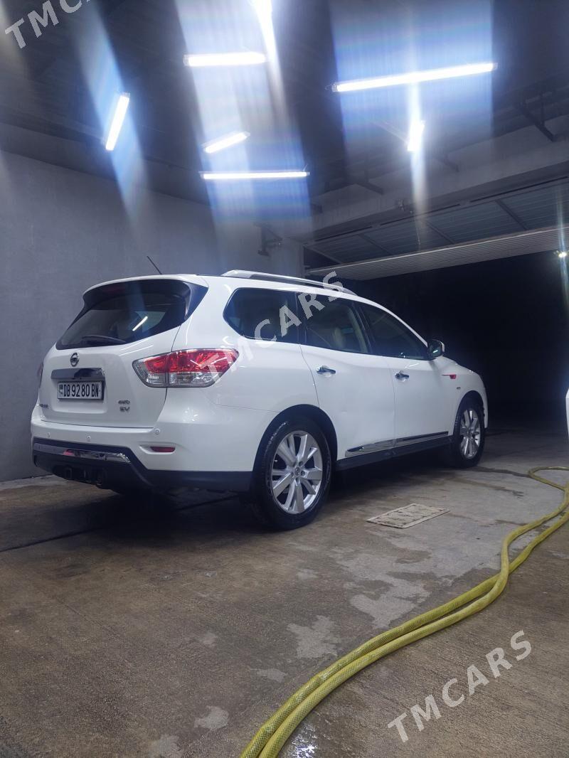 Nissan Pathfinder 2014 - 240 000 TMT - Балканабат - img 3