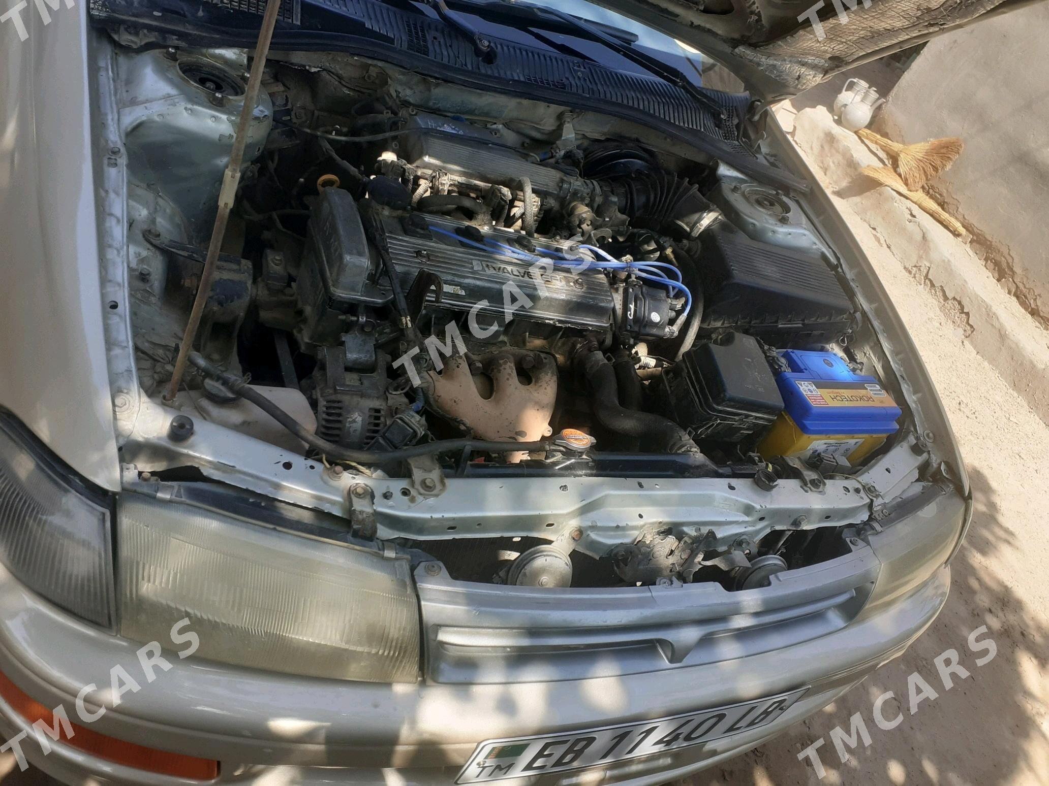 Toyota Carina 1992 - 35 000 TMT - Darganata - img 5