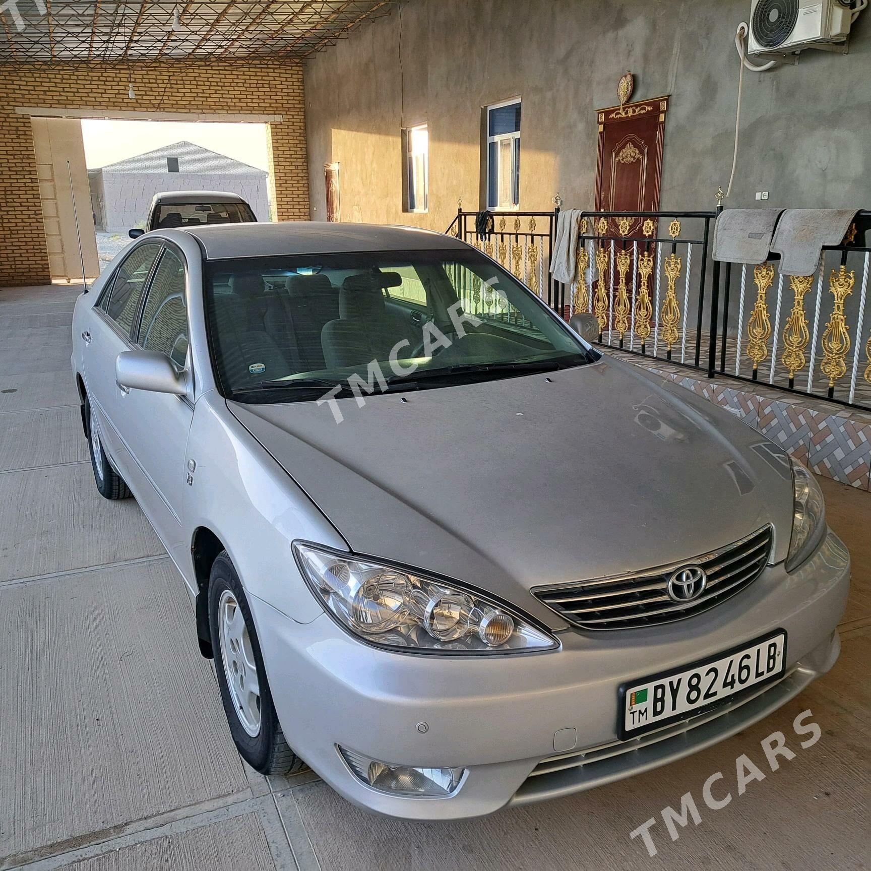 Toyota Camry 2005 - 175 000 TMT - Halaç - img 2
