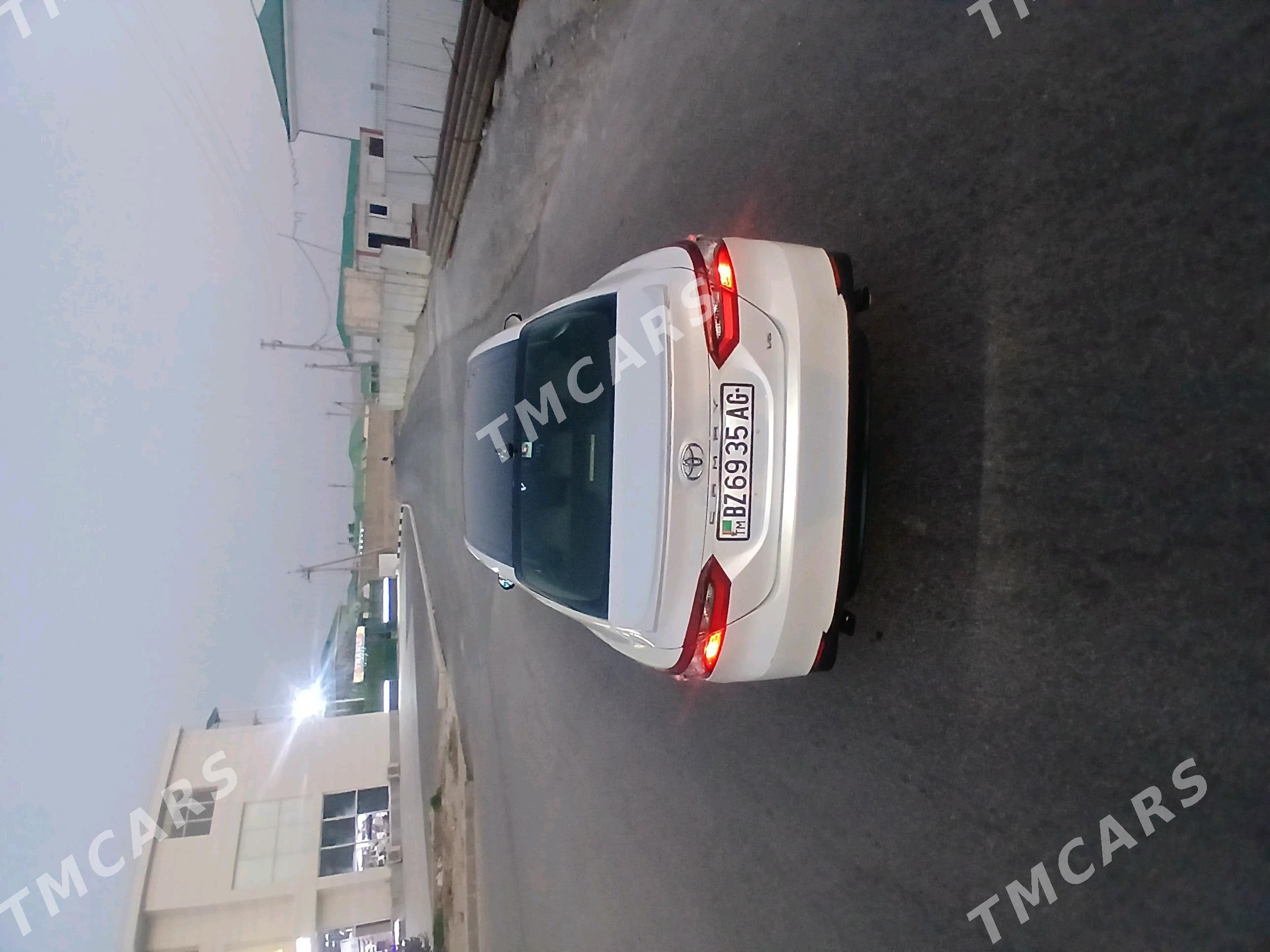 Toyota Camry 2018 - 235 000 TMT - Aşgabat - img 2