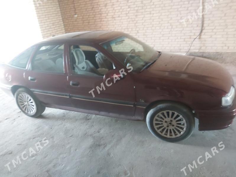 Opel Vectra 1993 - 26 000 TMT - Фарап - img 3