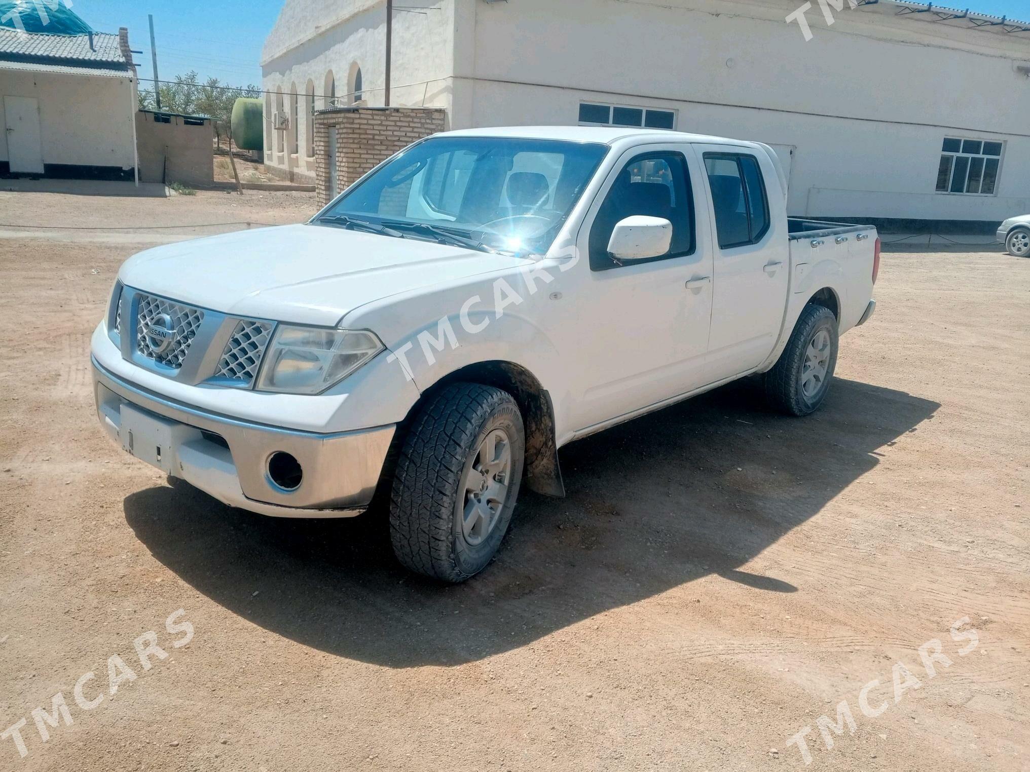 Nissan Navara 2014 - 120 000 TMT - Джебел - img 2