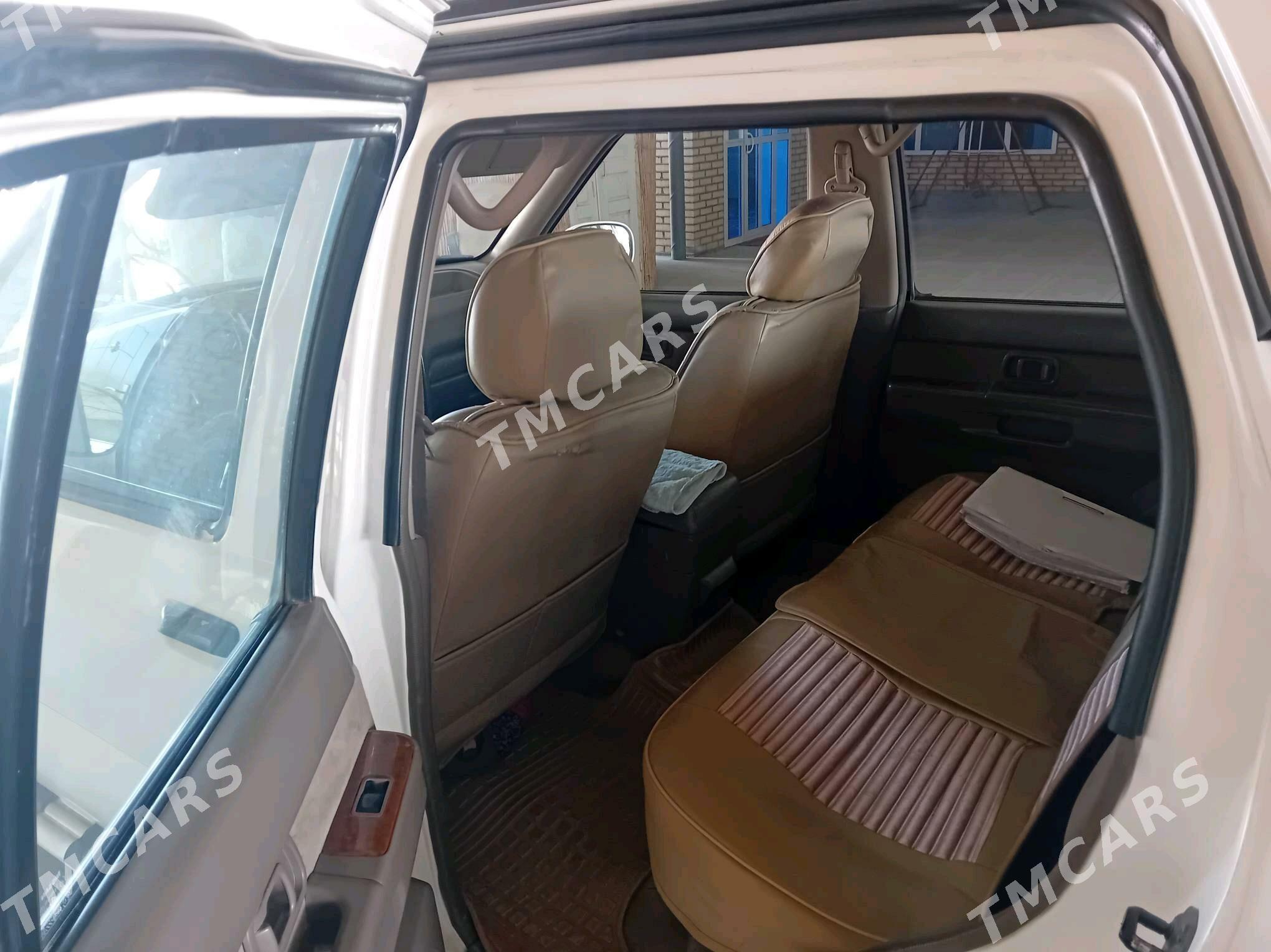 Nissan Pathfinder 2004 - 110 000 TMT - Мургап - img 3