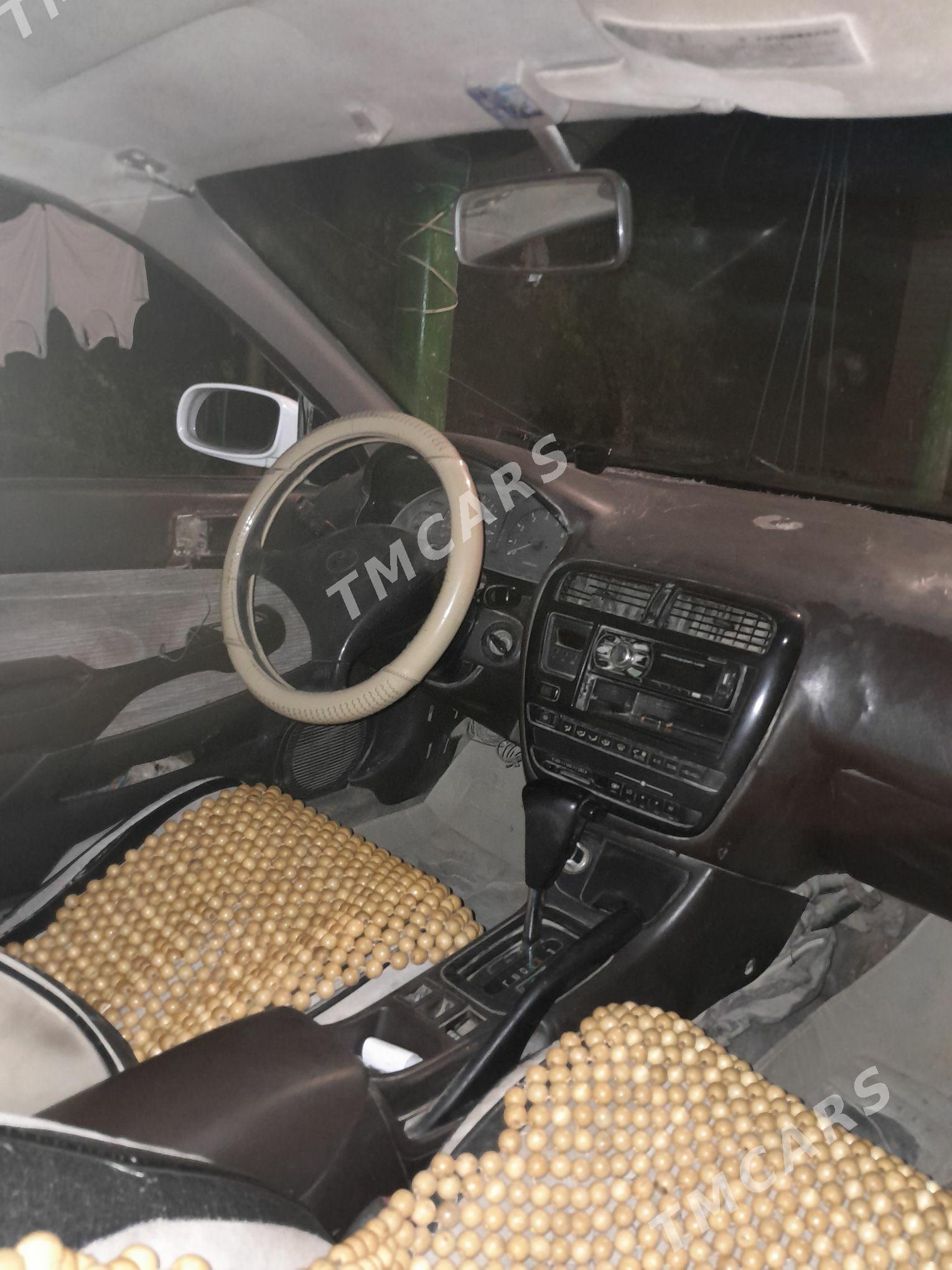 Toyota Carina 1993 - 40 000 TMT - Garabekewül - img 4