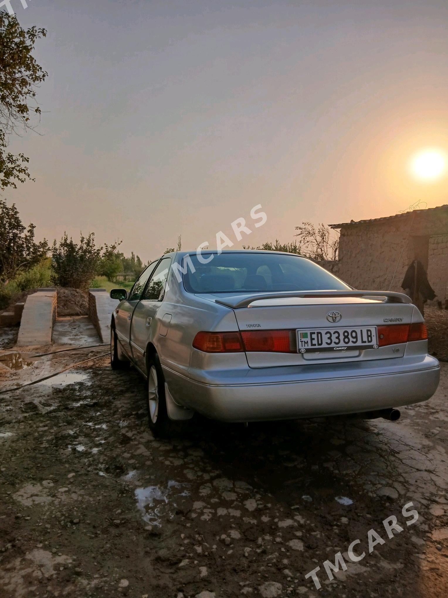 Toyota Camry 2001 - 140 000 TMT - Достлук - img 5