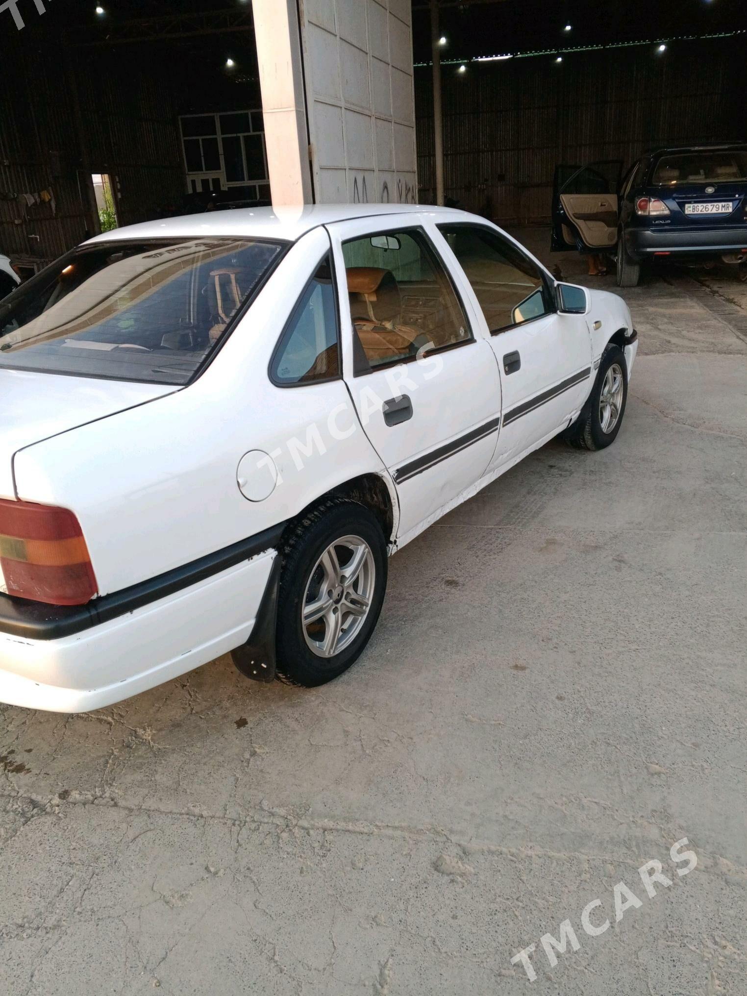 Opel Vectra 1994 - 18 000 TMT - Мары - img 2