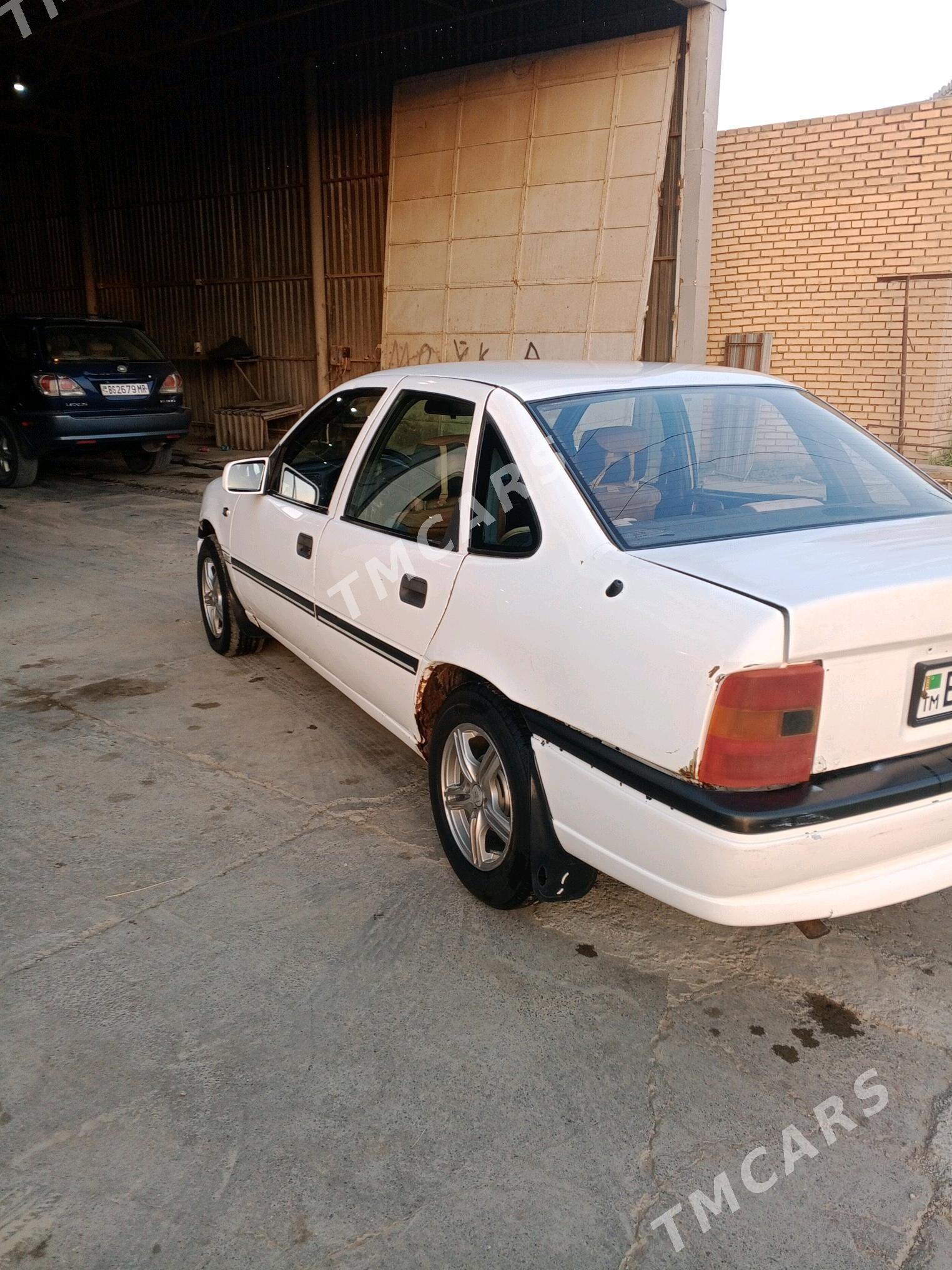 Opel Vectra 1994 - 18 000 TMT - Мары - img 4
