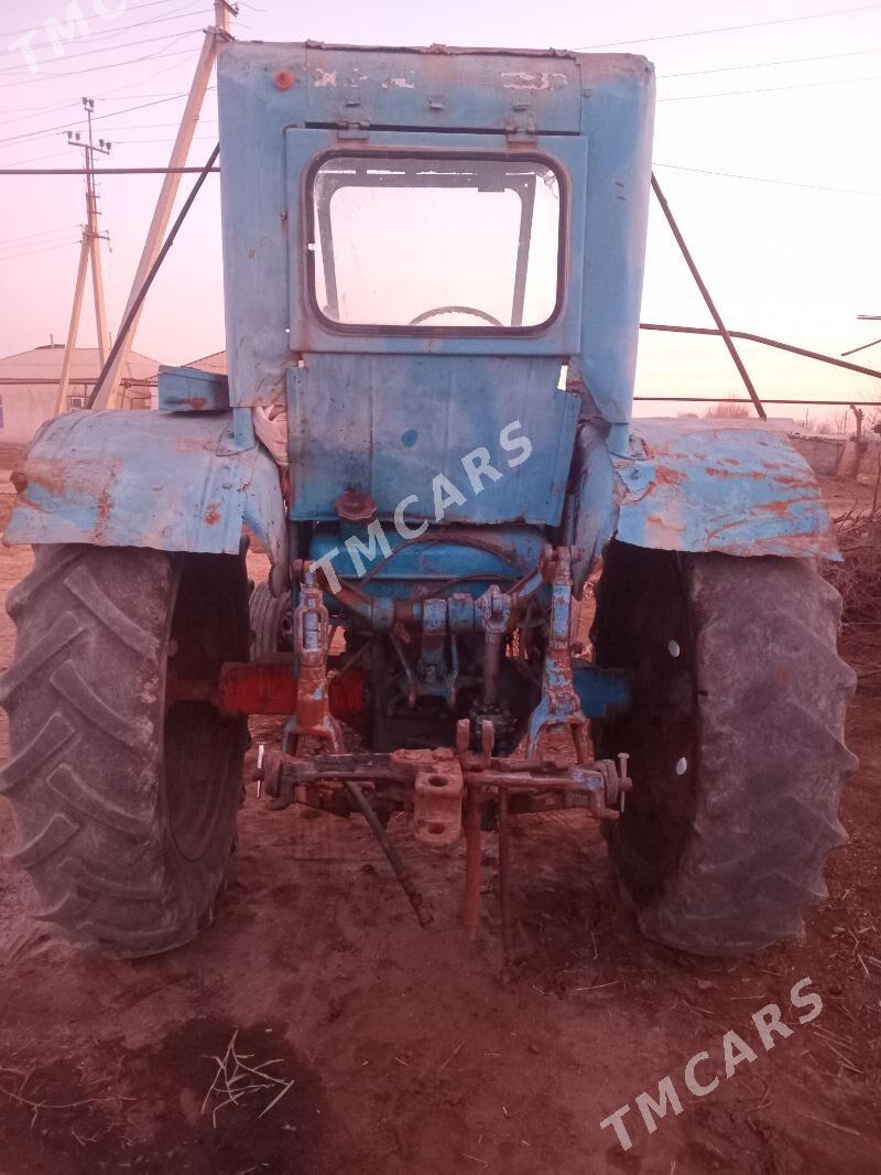 MTZ T-28 2005 - 22 000 TMT - Теджен - img 2