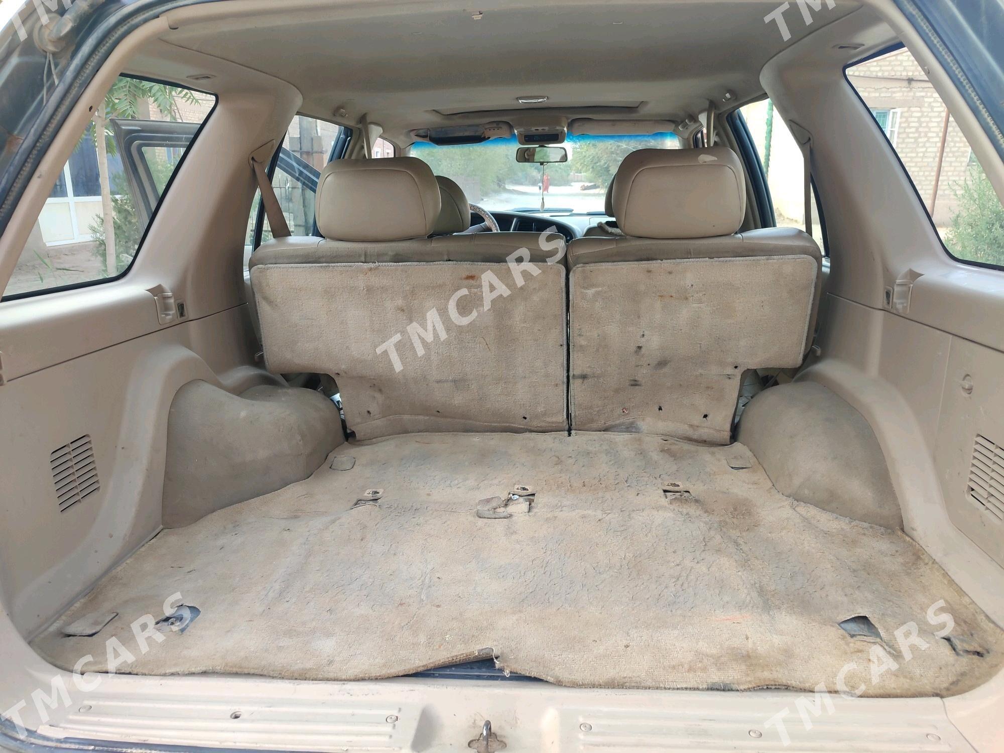 Nissan Pathfinder 2002 - 65 000 TMT - Болдумсаз - img 3