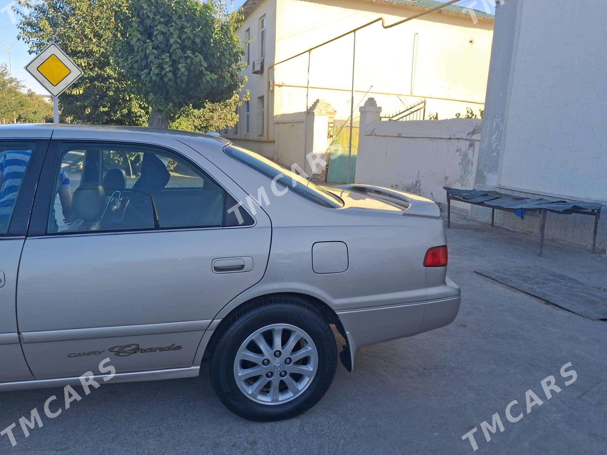 Toyota Camry 2001 - 180 000 TMT - Туркменабат - img 3