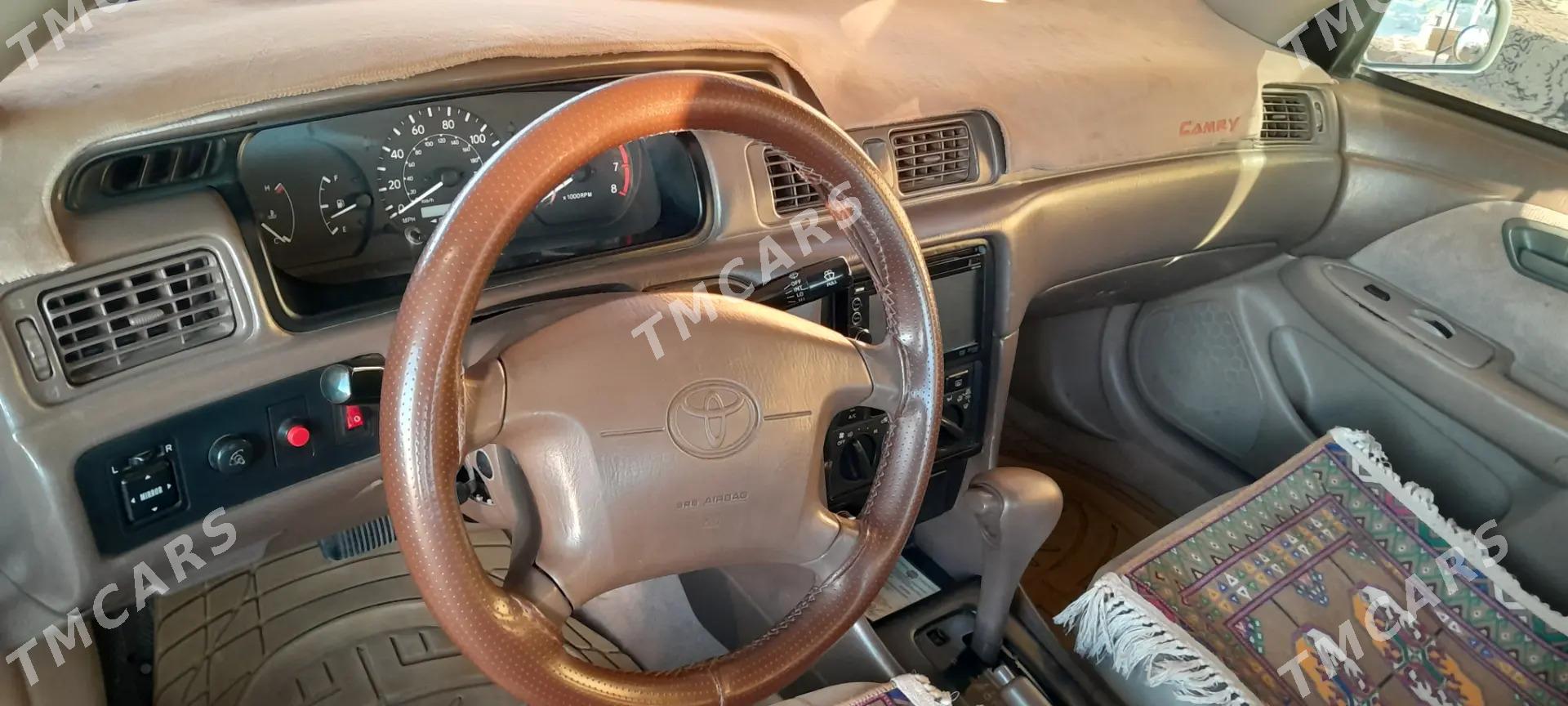 Toyota Camry 1998 - 119 000 TMT - Мары - img 5