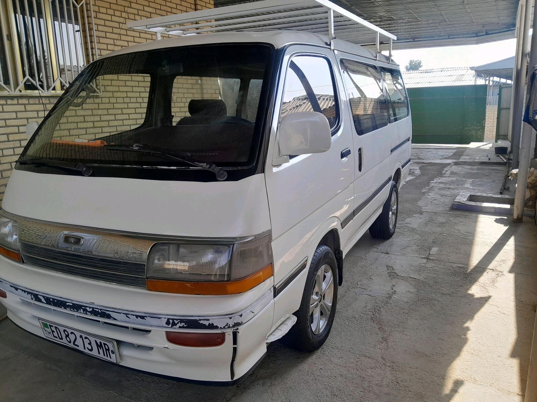 Toyota Hiace 1990 - 75 000 TMT - Мары - img 3