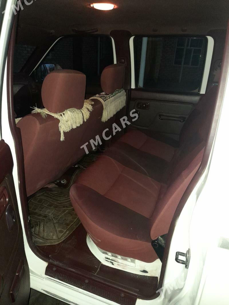 Nissan Navara 2011 - 180 000 TMT - Sarahs - img 3