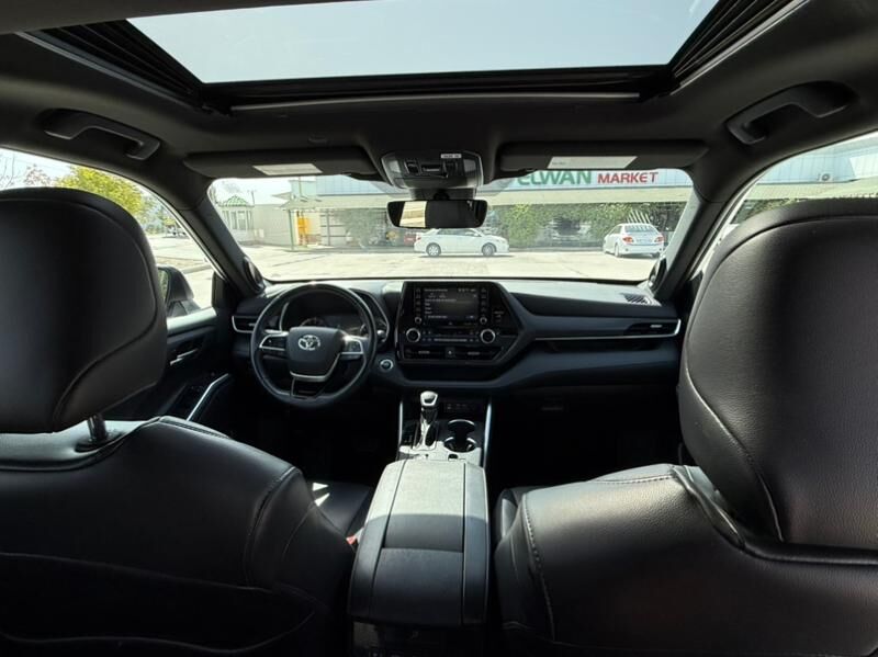 Toyota Highlander 2022 - 568 000 TMT - Büzmeýin - img 9