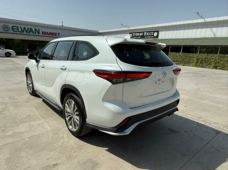 Toyota Highlander 2022 - 568 000 TMT - Büzmeýin - img 7