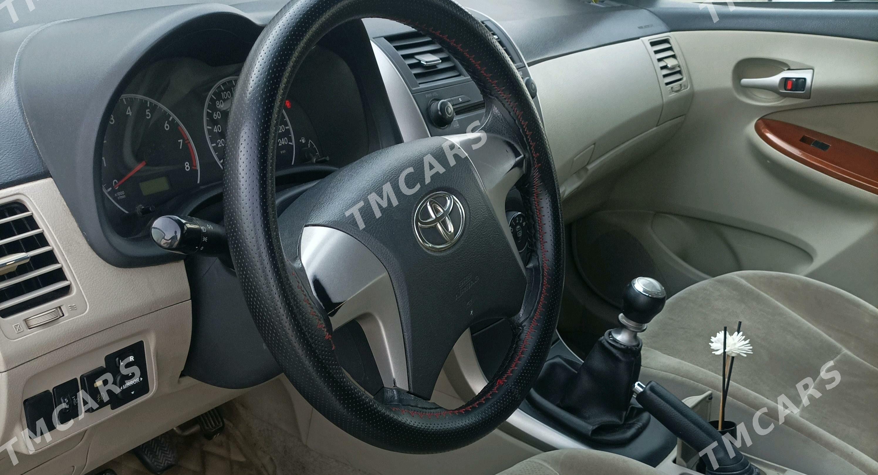 Toyota Corolla 2013 - 175 000 TMT - Бузмеин - img 2